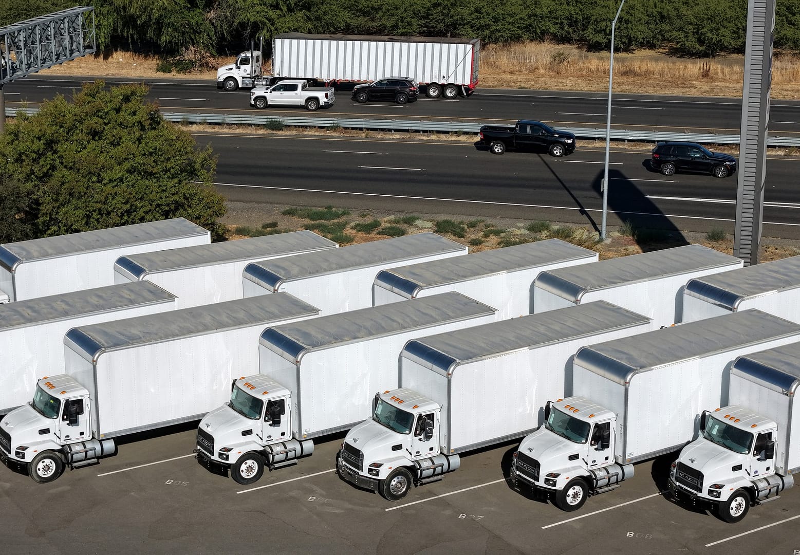 Trump vizează „concurența externă neloială”: O nouă taxă vamală, de 25%, a fost impusă de la 1 noiembrie