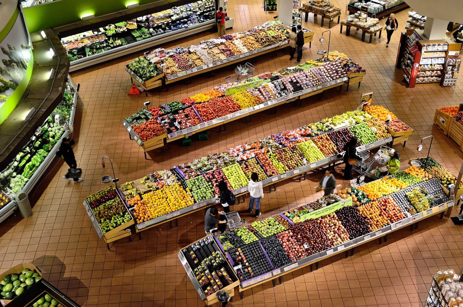 Luni, ziua boicotului anunțat de Georgescu în supermarketuri. Val de avertismente din partea experților. „Pierderea va fi catastrofală, dar nu pentru supermarket”