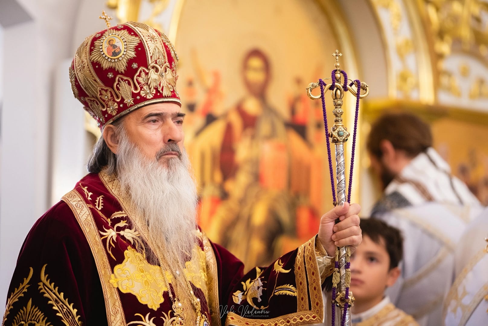 Academicianul Mircea Dumitru, vicepreședinte al Academiei Române, conferențiază la Mănăstirea Văcăreștii Noi, alături de ÎPS Teodosie