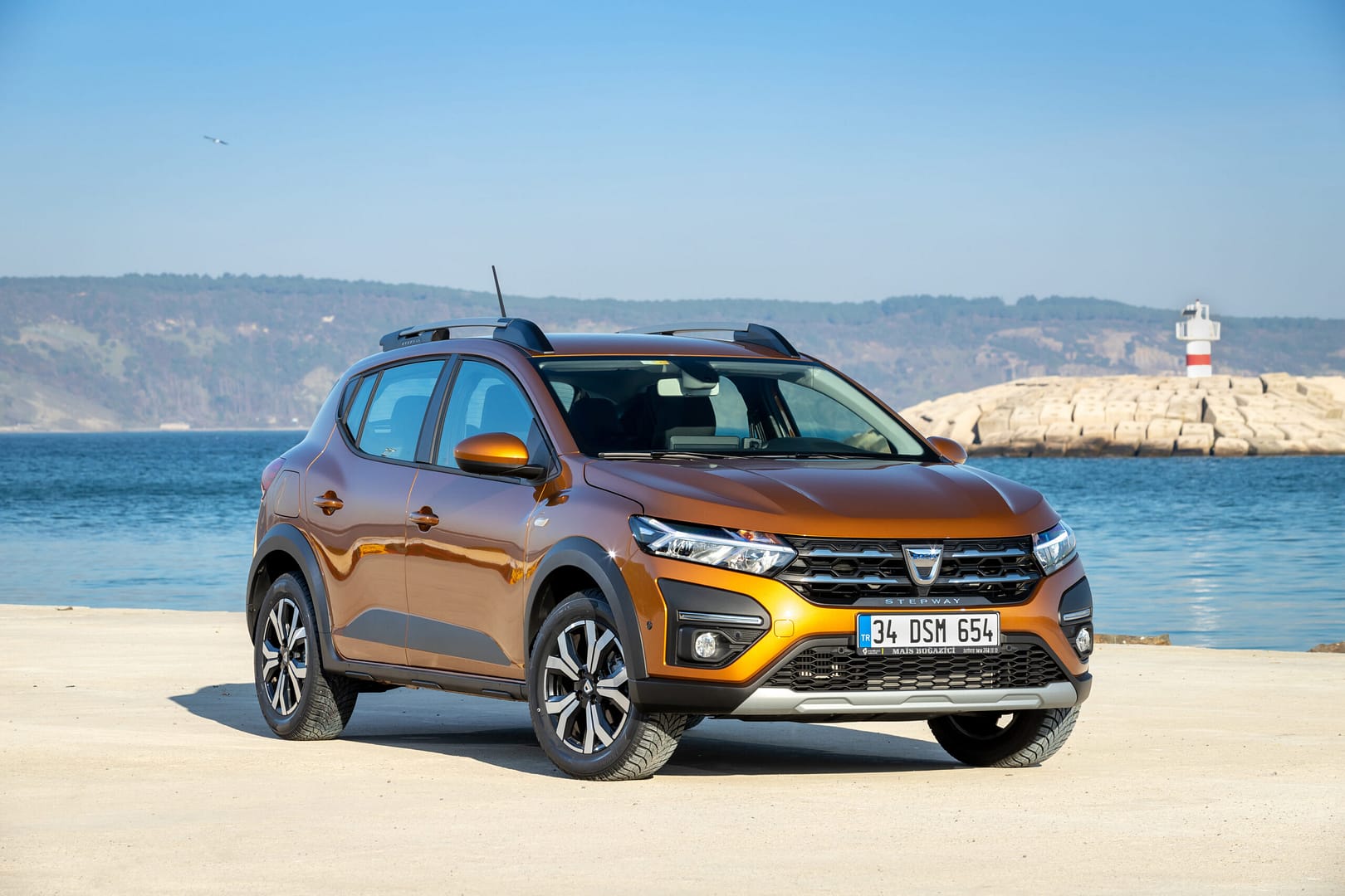Dacia Sandero a fost din nou cea mai vândută mașină din Europa, în iulie. Ce modele a depășit și care este marele rival