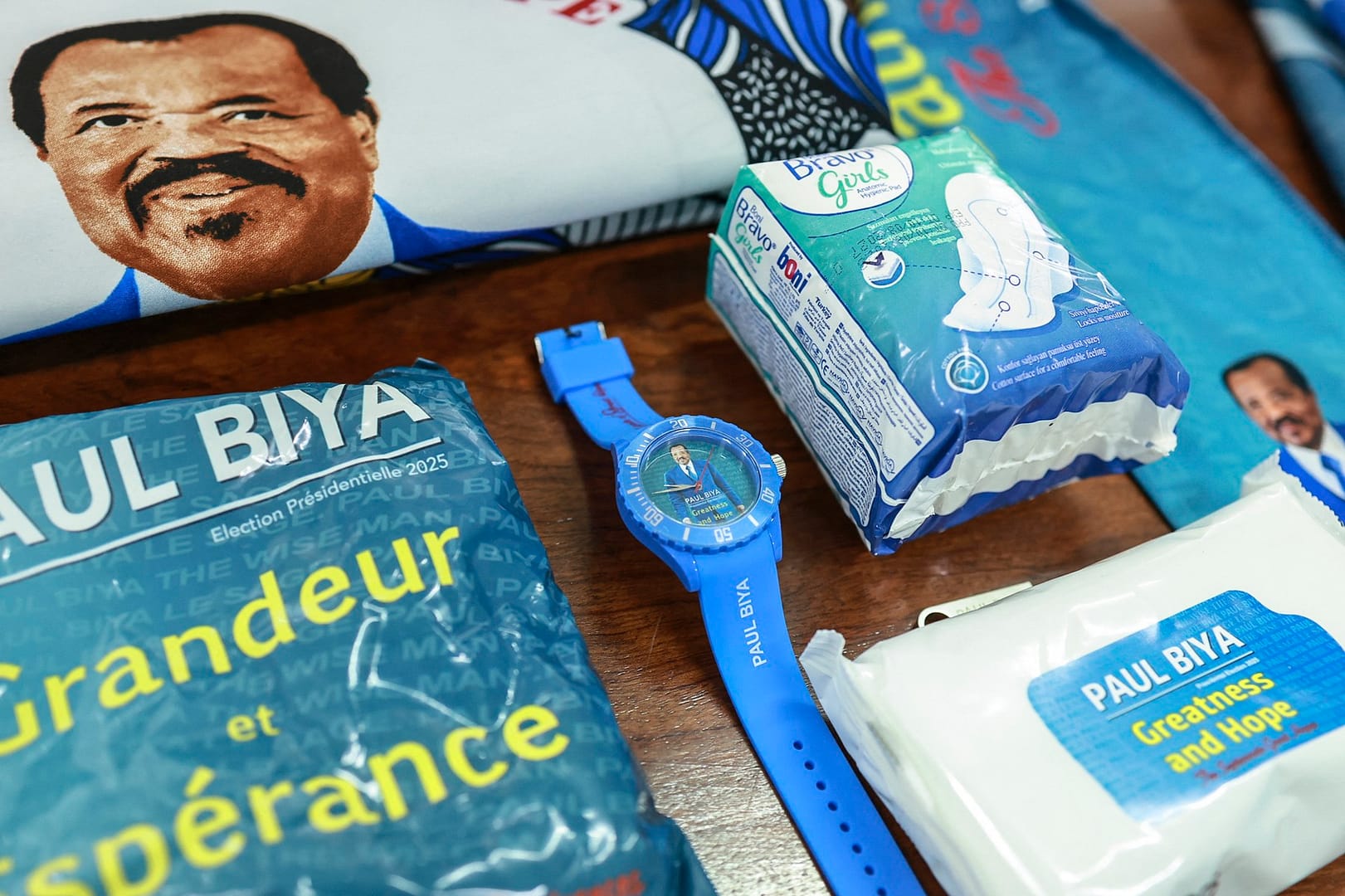 Președintele care încearcă să rămână la putere până la aproape 100 de ani e contestat de un fost aliat apropiat, care candidează împotriva lui