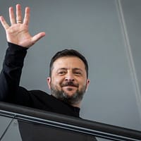 Puternic contestat, după ce a promulgat rapid legea care pune anticorupția pe butuci, Zelenski le face o promisiune ucrainenilor