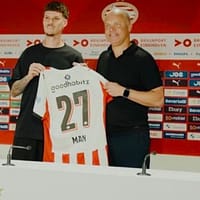 Gafa făcută de Dennis Man în momentul prezentării la PSV Eindhoven. Internaționalul și-a omis înaintașii