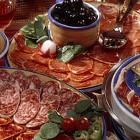„Pâinea îngrașă, dar alte alimente sunt mult mai nocive” -i îmbolnăvește pe români