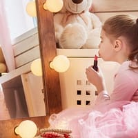 Măști de față pentru copii de 4 ani. Dermatologii trag un semnal de alarmă asupra trendului „distopic”