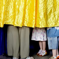 De ce nu votează tinerii: „Modul de comunicare nu reflectă problemele cu care se confruntă”. Cum ar putea fi convinși