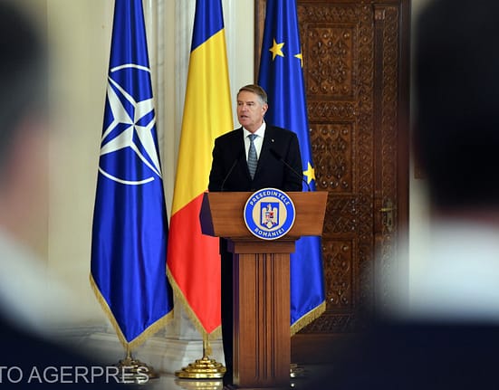 Președintele CCR și doi judecători, decorați de Iohannis. Bogdan Chirieac: Arată ca o cumpărare a distinșilor membri ai Curții Constituționale