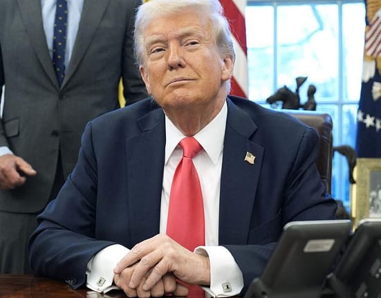 Gândaci și fără birouri. Haosul din clădirile federale după ordinul lui Trump