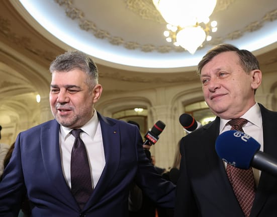 PSD l-a validat pe Crin Antonescu, cu majoritatea voturilor / LIVE. Premieră absolută în istoria PSD: Primul candidat la președinție din afara partidului