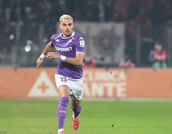 „Glezna lui Cristi Manea!” Cum arată piciorul fotbalistului de la Rapid după ce a fost călcat de Van der Werff