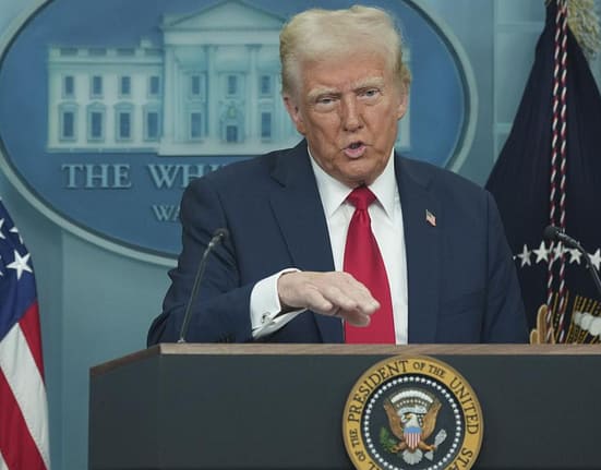 Trump îl atacă din nou pe Zelenski: „America nu va mai suporta mult timp”