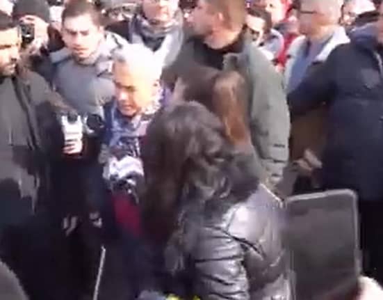 Susținătorii lui Călin Georgescu s-au adunat la Parchetul General și protestează