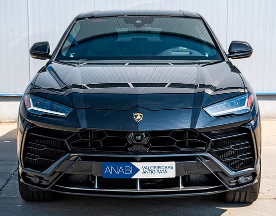 Autoritățile române încearcă de săptămâni întregi să vândă două Lamborghini confiscate. Cu cât a scăzut prețul