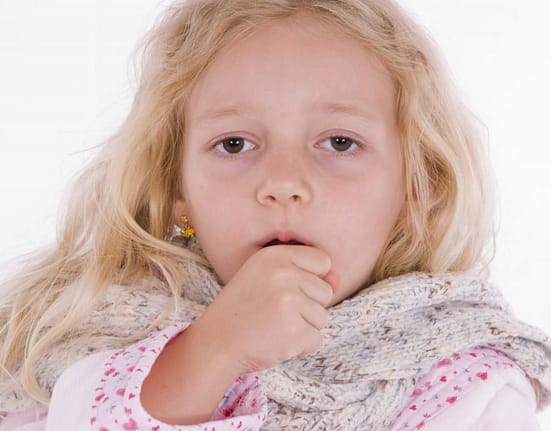 Sfaturi pentru părinți. Ce trebuie să știi despre virusul care provocă infecții respiratorii la copii