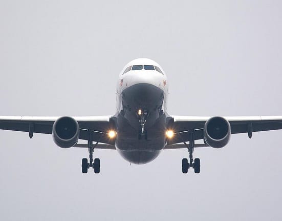 Viața bate filmul! Un avion a fost întors din drum pentru că pilotul și-a uitat pașaportul