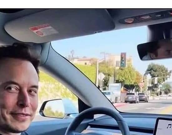 Mesajul lui Elon Musk către angajații cu acțiuni Tesla, după ce valoarea titlurilor a scăzut dramatic