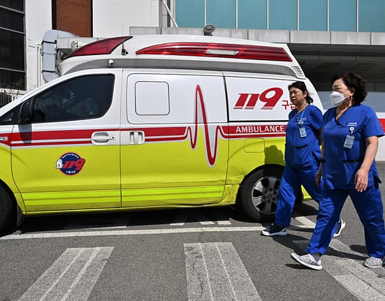 21 de spitale au refuzat să-i acorde îngrijiri de urgență unui suedez, în Coreea de Sud. Bărbatul a murit în cele din urmă de septicemie