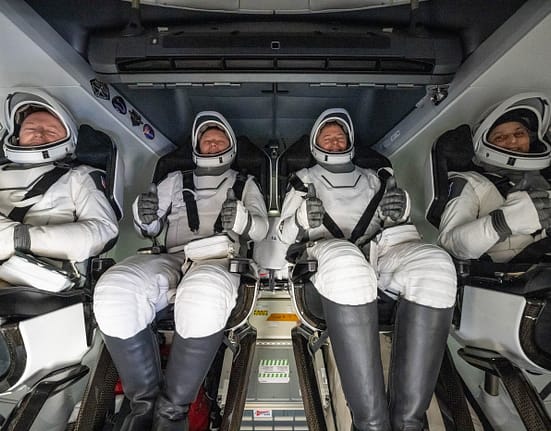 Astronauții blocați nouă luni în spațiu s-au întors pe Pământ. Ce efecte asupra organismului a avut perioada neașteptat de lungă
