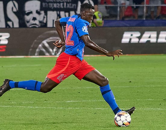 SuperLiga: FCSB, victorie uriașă în fața rivalei Dinamo. Reușita de senzație a lui Baba Alhassan a făcut diferența. Stipe Perica, ratare imensă la 1-1