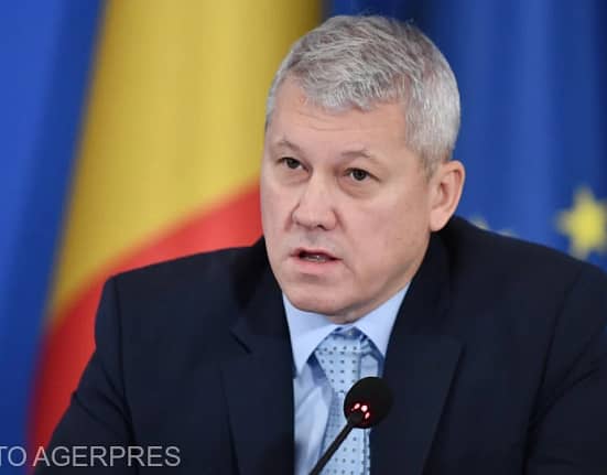 Cătălin Predoiu, decorat de ministrul bulgar. Este primul ministru al Afacerilor Interne român care a primit această distincție