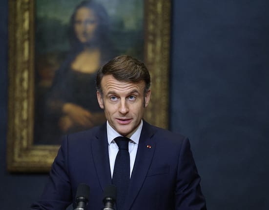„Legea este aceeași pentru toată lumea”. Macron a abordat cazul Le Pen pentru prima oară și a condamnat amenințările primite de judecători