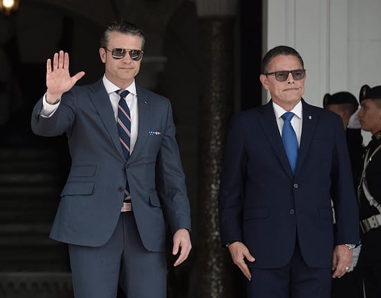 „Vom lua înapoi Canalul Panama de sub influența Chinei”. Șeful Pentagonului s-a întâlnit cu președintele Mulino, considerat un partener dispus să contracareze Beijingul