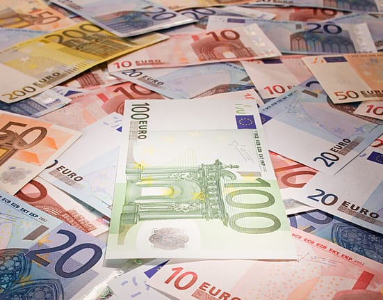 „Slavă Domnului că Europa a creat euro” / Moneda unică, refugiu pentru investitori în fața turbulențelor din SUA