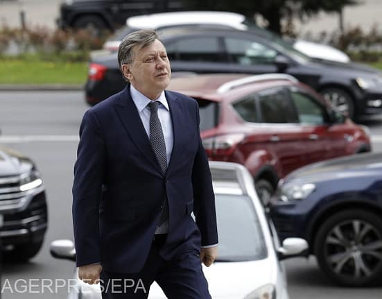 Crin Antonescu, testat în scenarii de criză la dezbaterea prezidențială: „Președintele trebuie să informeze, să verifice, să liniștească și să comunice”