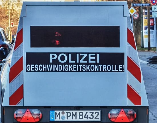 Mai mulți răniți după ce o mașină a intrat în mulțime, în Stuttgart