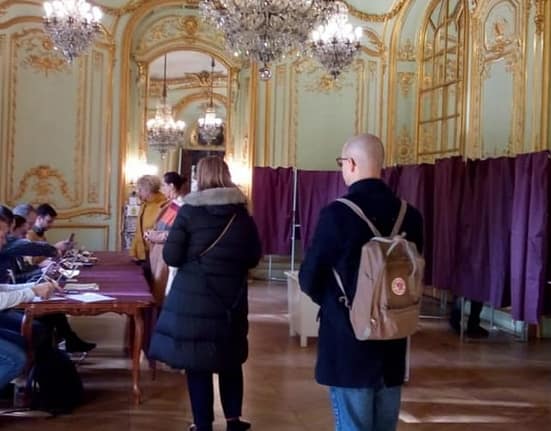 Cum a evoluat apetența românilor pentru vot în 35 ani de democrație. În 2025, cel mai mare număr de secții în diaspora