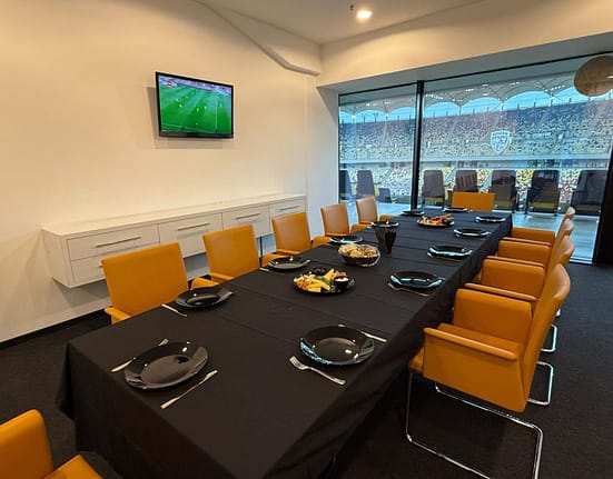 Ce meniu au primit fanii care au plătit 1.000 de lei la FCSB