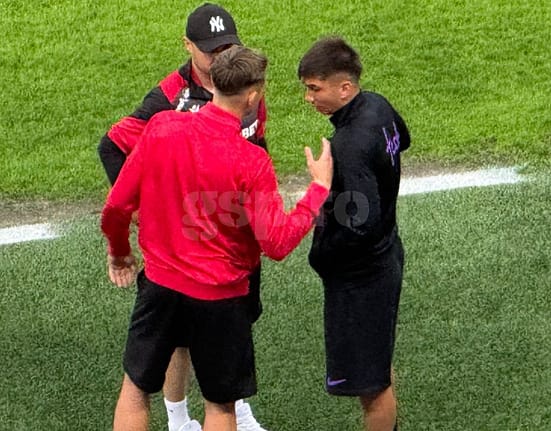 E un semn? Ce făcea Alexandru Musi cu fotbaliștii lui Dinamo, înaintea derby-ului cu FCSB