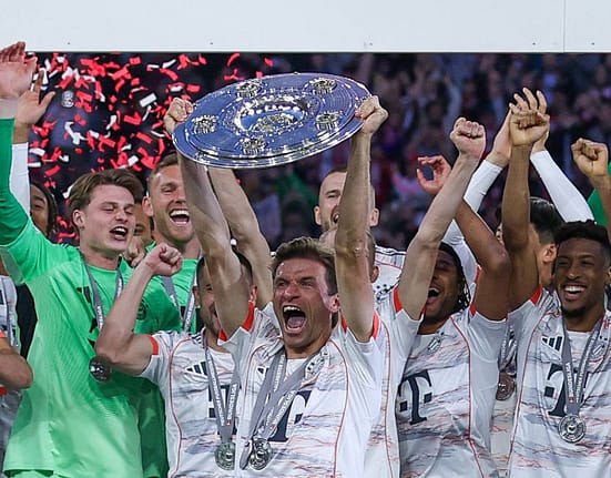 Thomas Muller a fost sufletul sărbătorii nebune pe Allianz Arena după ce Bayern a câștigat al 34-lea titlu!