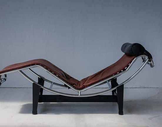 Expoziția A HOME OF ICONIC DESIGN aduce la București unele dintre cele mai emblematice piese de mobilier din istoria contemporană