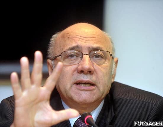 Anunțul medicului Irinel Popescu, după ce imaginea lui a fost folosită pentru a distribui fake-urile cu „morți umblători” despre vaccinul anti-COVID 