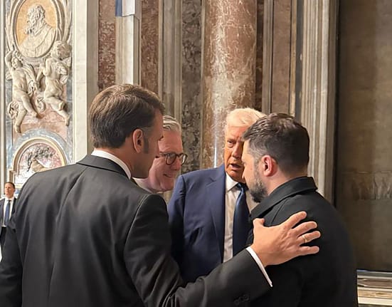 Macron anunță că Europa pregătește sancţiuni împotriva Moscovei „în coordonare” cu Washingtonul