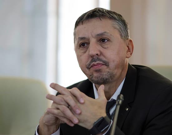 „Titular, dar nu până la pensie”. Cum vrea Daniel David să reformeze angajarea profesorilor