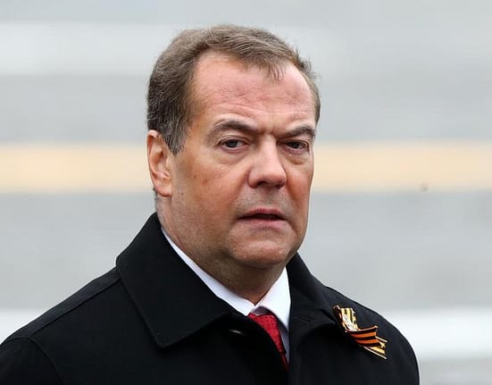 Dmitri Medvedev acuză implicarea Băncii Mondiale și a FMI în finanțarea conflictului din Ucraina. „Nici Uniunea Europeană n-are voie să finanțeze”