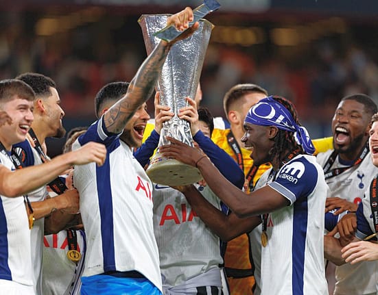 În anul în care FCSB a ajuns în „optimi”, UEFA a anunțat echipa sezonului în Europa League + Cel mai bun jucător al competiției