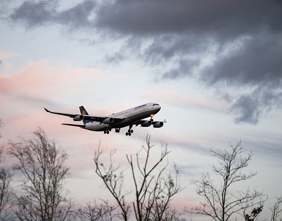 Aviația europeană ‘decolează’ peste nivelul pre-pandemic din 2019: Cererea de combustibil urcă