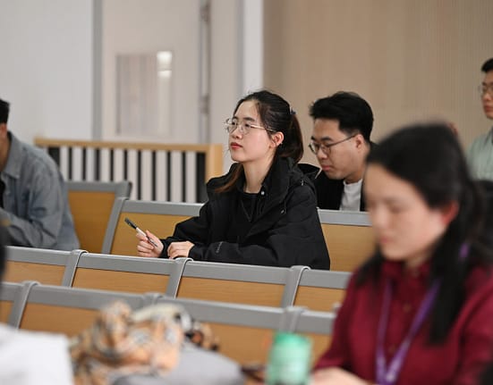 SUA vor începe să anuleze vizele pentru studenții chinezi, în special ale celor care au legături cu Partidul Comunist