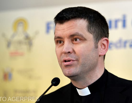 Dumnezeu în era digitală. Părintele Francisc Doboș: Aici intervine provocarea pentru biserici
