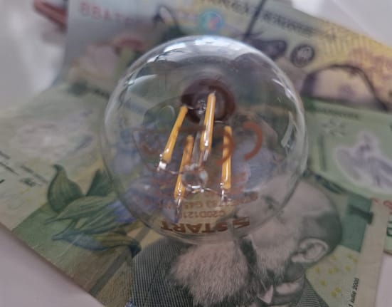 Ce se întâmplă cu facturile românilor de la 1 iulie. Anunțul momentului despre cine primește sprijin lunar