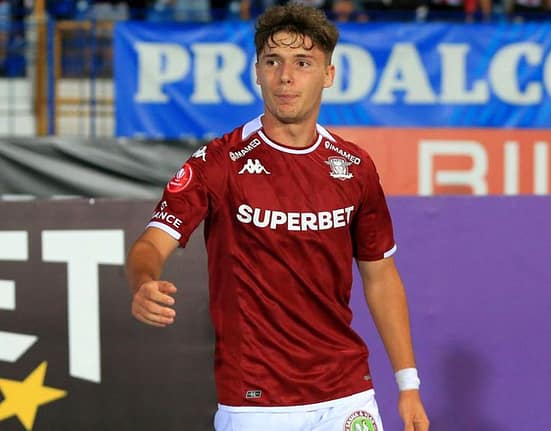 În timp ce achizițiile întârzie, Rapid negociază cedarea lui Rareș Pop în Superliga