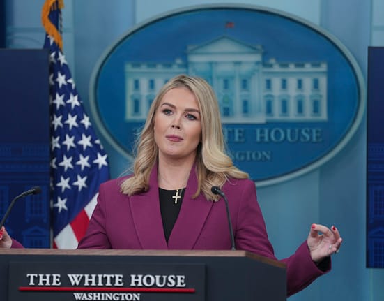 După ce a amânat cu 90 de zile aplicarea supra-tarifelor vamale, Trump ia în calcul să mai prelungească termenul limită. „El ia decizia”