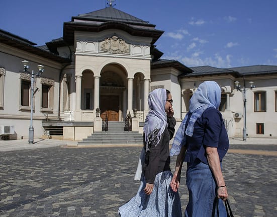 Sinodul BOR aprobă canonizarea a 16 femei cu viaţă sfântă. Cine sunt acestea