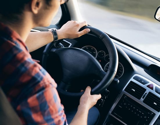 Noi reguli pentru șoferi: Minimum doi oameni într-o mașină și taxe zilnice. Peste 1,1 milioane de români sunt vizați de propuneri