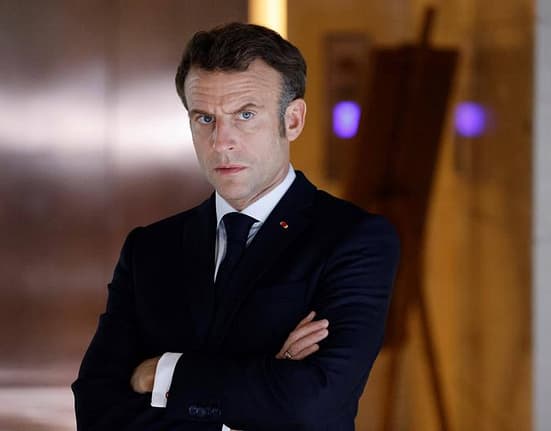„O cruzime abjectă”. Emmanuel Macron condamnă imaginile cu ostaticii israelieni difuzate de Hamas