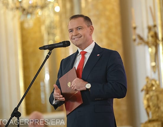 Donald Tusk, deranjat că Trump a cerut ca Nawrocki, președintele suveranist, să reprezinte Polonia în videoconferința cu principalii lideri europeni