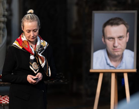 Văduva lui Navalnîi îi cere lui Putin să-i elibereze pe opozanții încarcerați. „Știu mai bine decât oricine costul întârzierilor în eliberarea prizonierilor”